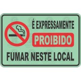 É expressamente proibido fumar neste local